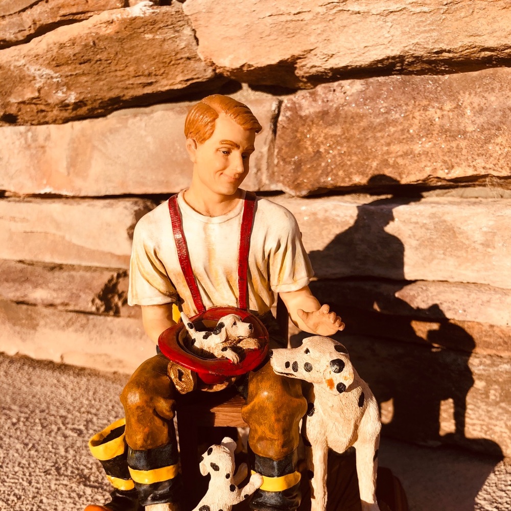 Fireman figurine by Red hats of Courage